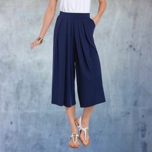 Flowy Knit Gauchos Navy Capris 